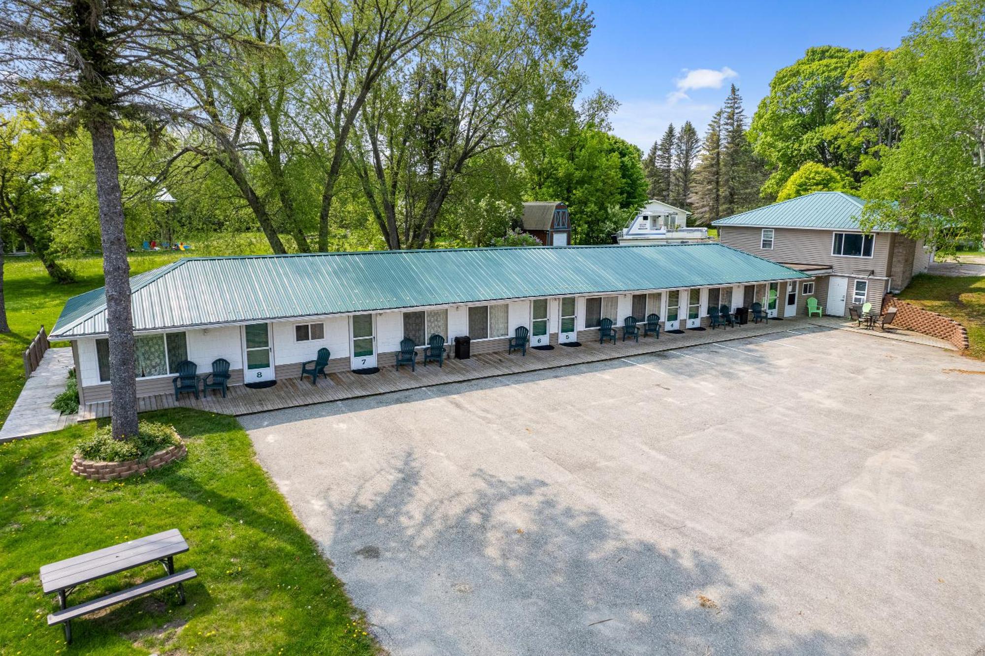 South Arm Retreats Motel East Jordan Exterior photo