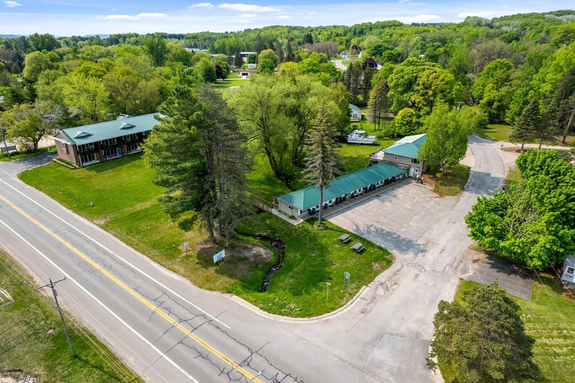 South Arm Retreats Motel East Jordan Exterior photo